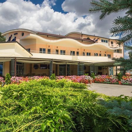 Mihail Kogălniceanu Hotel Emi מראה חיצוני תמונה