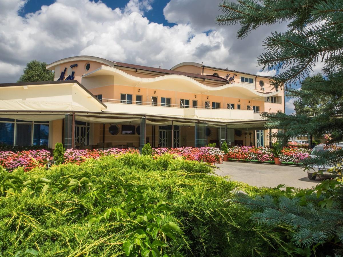 Mihail Kogălniceanu Hotel Emi מראה חיצוני תמונה